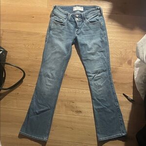 Hollister Bootcut Jeans — medium/light wash in size 25